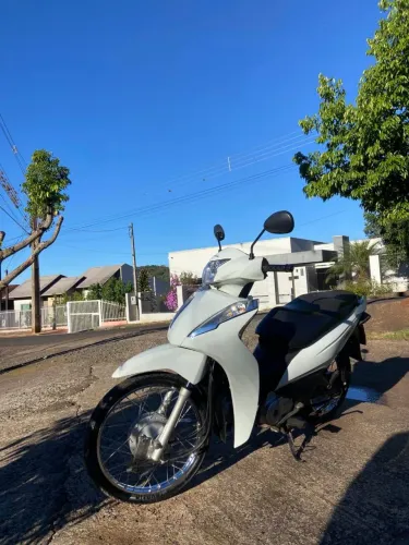 Honda biz -( SEMI NOVA ). 13.000 KM