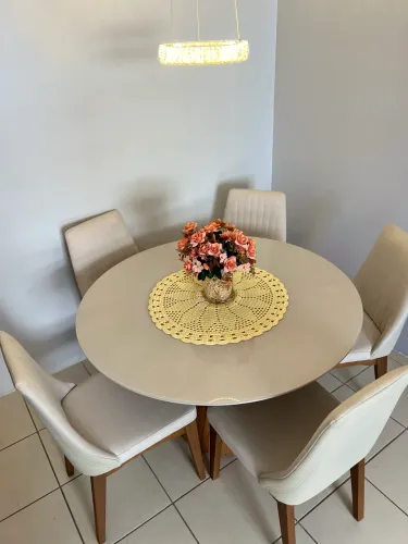 Mesa redonda 5 cadeiras 