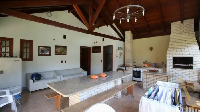 Casa residencial para alugar, com 330,00m², 1 suíte, 4 quartos, Estreito - Florianópolis, 