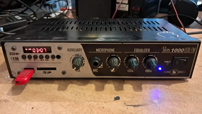Amplificador frahm slim 1000 USB fm potência som ambiente