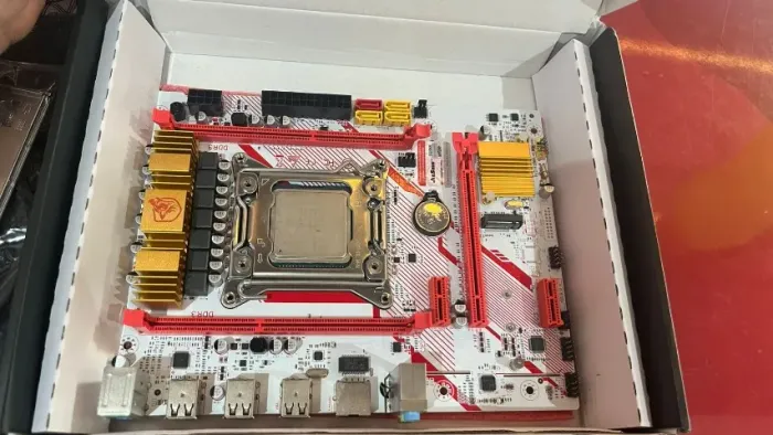 Kit Placa-mãe Atermiter X79 com XEON E5 2670 V2