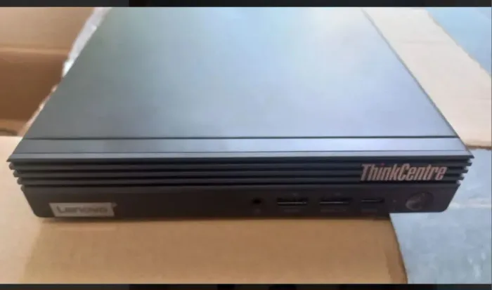 lenovo M70q i5 12ª Geração 250GB SSD 8bg MAQUINA ESPETACULAR