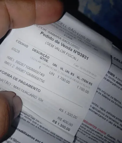 Vende Redimi 12 de 256 gigas de memória e 8 de Ram com nota fiscal e caixa.
