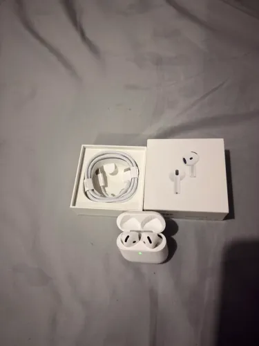 ? AIRPODS 4 COM CANCELAMENTO ATIVO DE RUÍDO