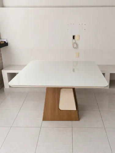 Mesa de jantar seminova