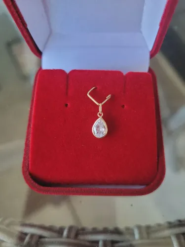 Pingente em Ouro 18k com Zircônia