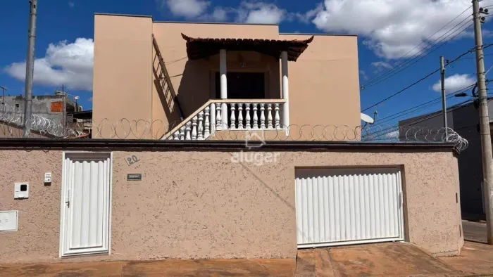 Casa para alugar, 3 quartos, 1 vaga, Monte Alegre - Montes Claros/MG - R$ 2.400,00 - Aluga