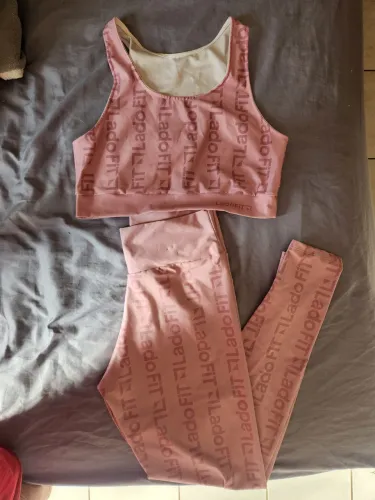 Desapego roupas GG
