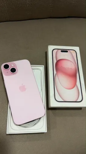 iPhone 15 Rosa Impecável