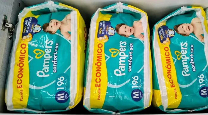Fralda Pampers econômica 3 pacotes gigantes