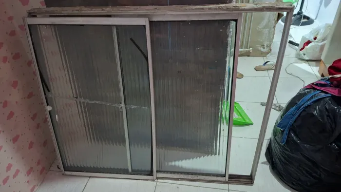 Vendo janela 1 m por 1,30 cm