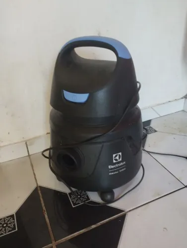 ASPIRADOR pô e água 1400W