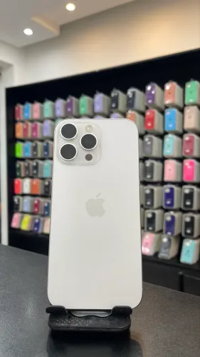 iPhone 16 Pro Max 256GB seminovo 