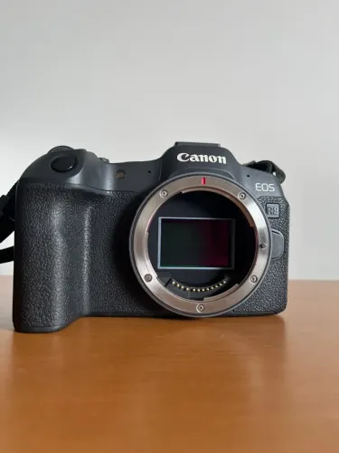 Câmera R8 Canon (corpo)