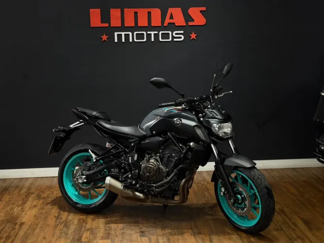MT07 700 Cinza 2024 ABS.
