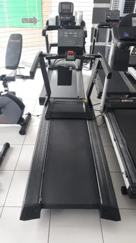Vendo esteira profissional marca movimento.
