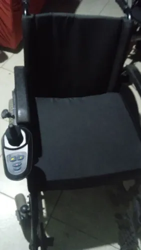 Cadeira de rodas elétrica 