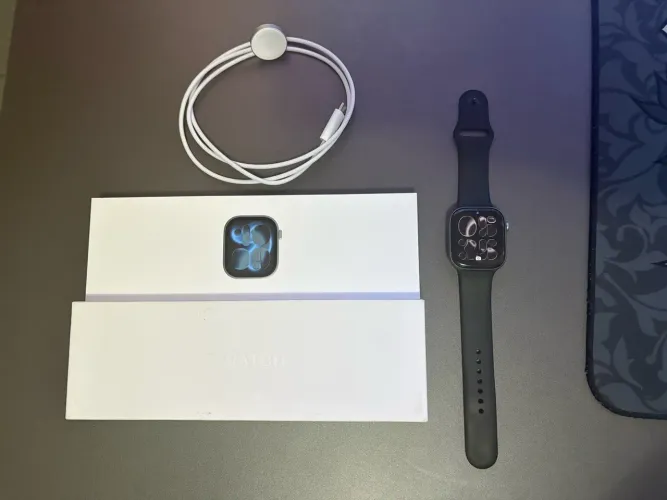Apple Watch S11 - 46mm 
