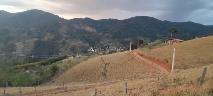 Terreno à Venda - Paiol Grande, São Bento do Sapucaí/SP