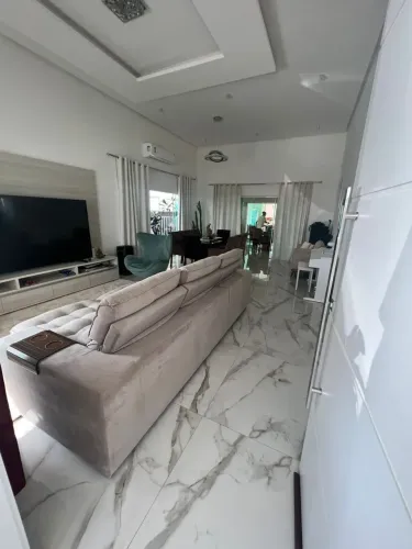 Casa à venda no Condomínio Alphaville Amplitude, conforto e lazer completo