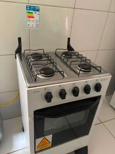 Vendo um fogão semi novo funcionando perfeitamente