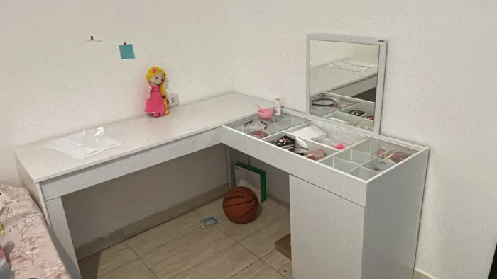 Penteadeira com mesa escrivaninha nova