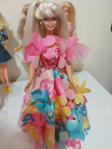Barbie Blossom Beauty de 1996, em perfeito estado. R$ 250<br>