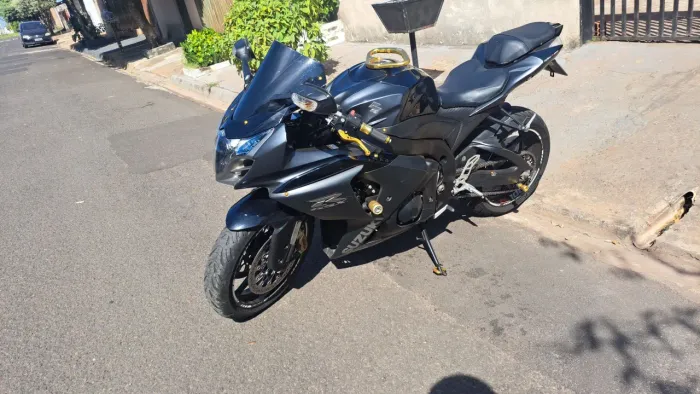 VENDO SRAD GSX-R 1000 2014/2015 PRETA, REMAP ,CHAVE RESERVA, MANUAL + ACC. ORIGINAIS.