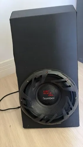 Caixa Selada 12" para Saveiro G2, G3 e G4 com auto falante Bomber Upgrade de 12 - Sem uso