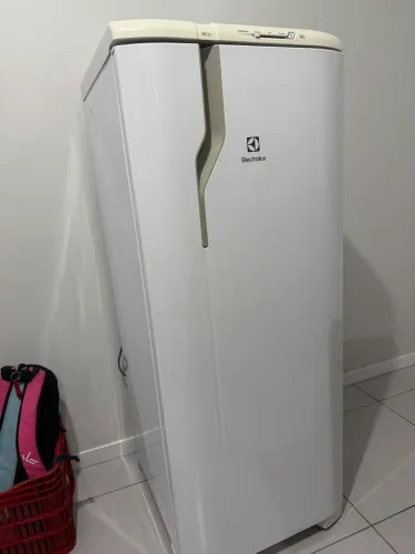 Geladeira Electrolux RE31