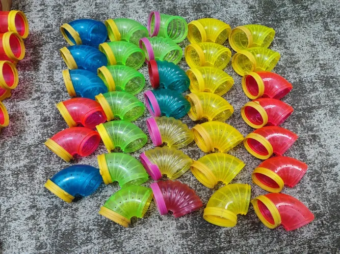 Vendo 02 gaiolas e acessórios para hamster