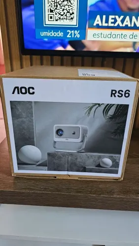 Projetor aoc ate 300 polegadas.