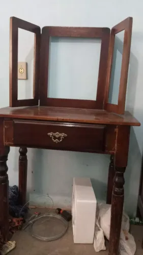 Móveis antigos