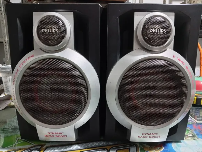 Vendo Par de caixa Phillips Bass Reflex 20Watts cada 8 ohms