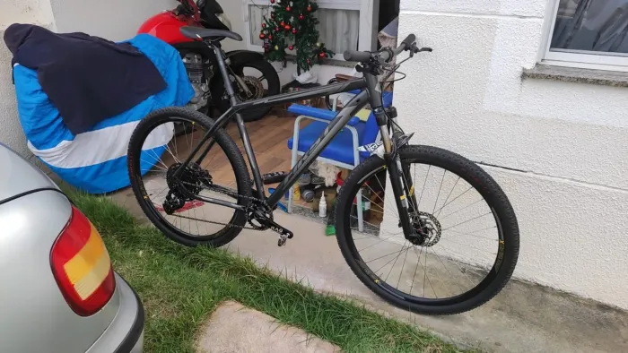 BICICLETA MTB ARO 29 - BONS COMPONENTES