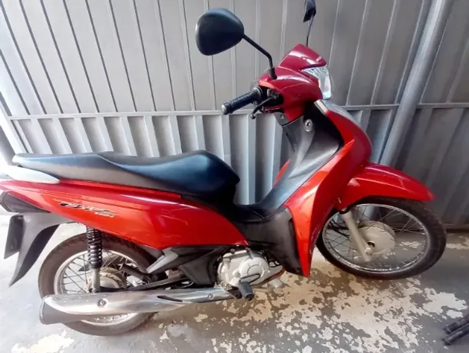 Moto usada ainda Nova