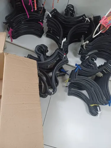 Lote de cabides Silhueta para expor calcinhas e biquínis