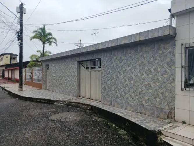 Vendo uma linda casa no Conjunto Benjamim Sodré 