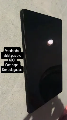 Tablet positivo preto com capa