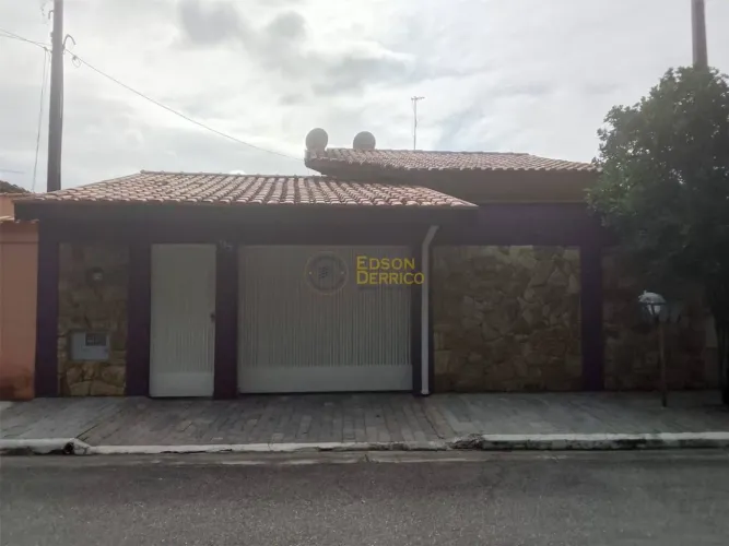 Casa com 3 quartos, Conjunto Habitacional Terra dos Ipês I (Norte) - Pindamonhangaba