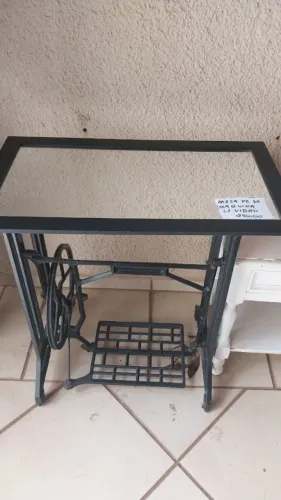 Mesa Vintage com Pé de Maquina | Espelho removível
