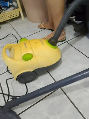 Aspirador de pó mundial 220v R$250 semi novo funcionado tudo