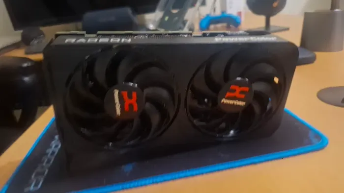 Radeon RX 9060xt 16gb powercolor