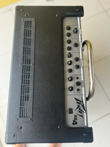 Vendo caixa PEAVEY NOVA