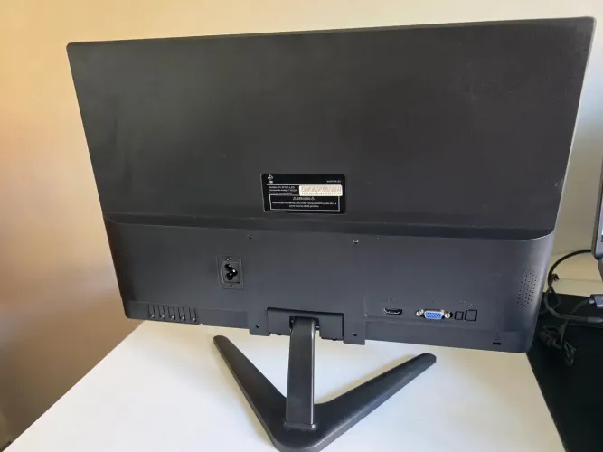 Monitor Fox racer 19 polegadas funcionando leia descrição abaixo