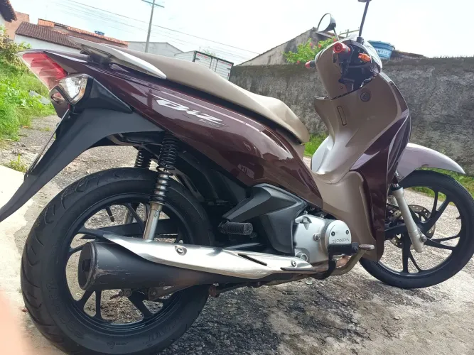 Biz 125 selada e quitada, R$ 14.000 leia o anúncio