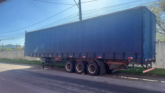 Vende ou aluga carreta sider 26 pallets com pneus novos.