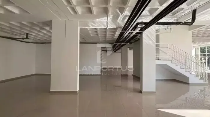 Locação de Comercial / Salão na cidade de Ribeirão Preto