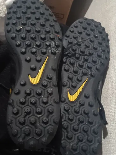 Chuteira Nike Tiempo Legend 7 Club TF