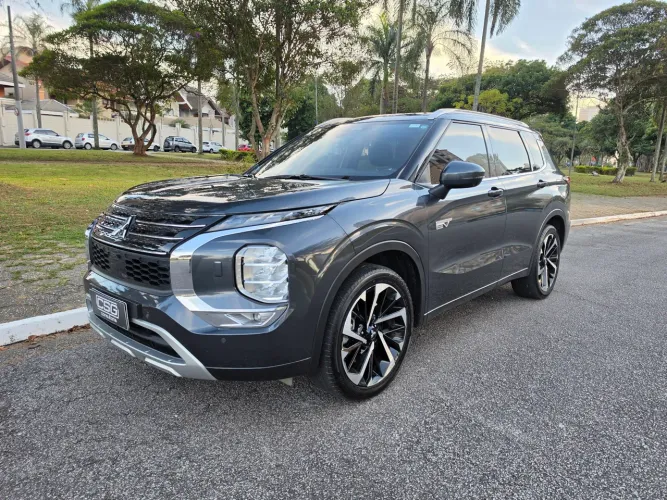 Mitsubishi Outlander Signature 2.4 4X4 AUT (híb) 2026